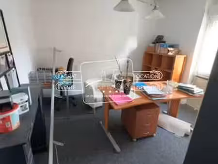 location bureaux et commerces à la chapelle basse mer (44450) : à louer / 30m² la chapelle