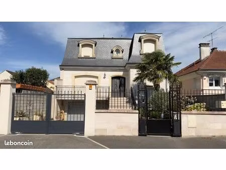 maison 6 pièces 155 m²