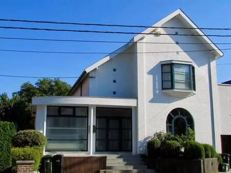 belle maison 3 façades de 156m² nets avec 3ch  bureau  sdb 
