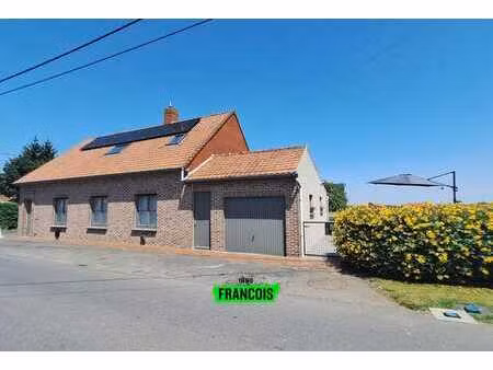 maison avec 3 chambres  jardin et garage  située dans un ca…
