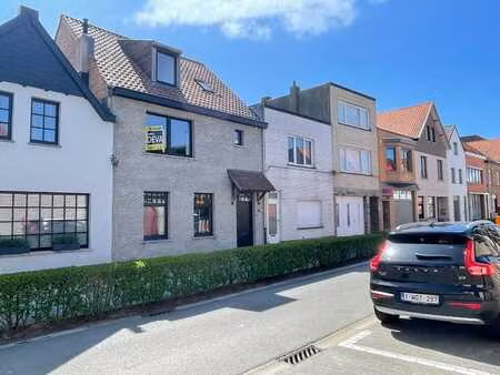 magnifique maison rénovée située dans le vieux-knokke avec a