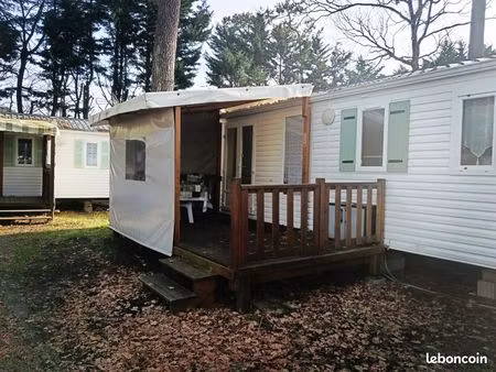 mobil-home rideau dans camping ouvert à l'année