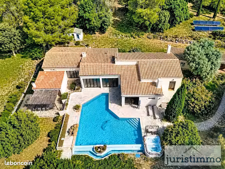 propriété 7 pièces 205 m²