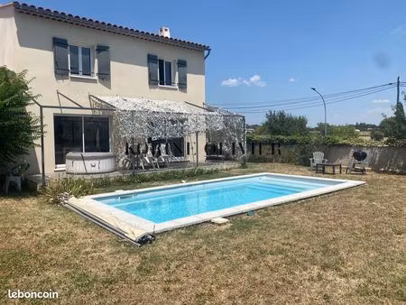 villa 4 pièces 105 m²
