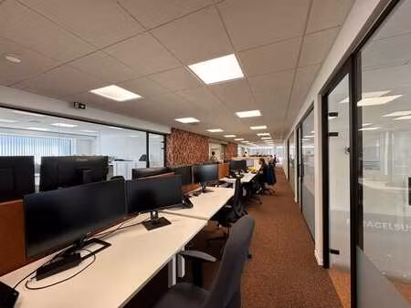 kantoorverdieping van 450 m² te oostkamp