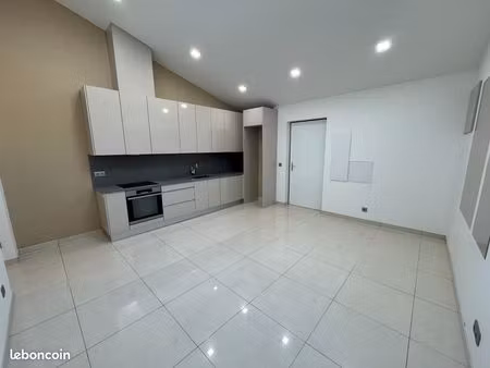 appartement moderne 56 m² – t3 – parkings – berson (33390)