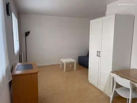 studio 1 pièce 28 m²