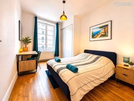 chambre dans un appartement rénové