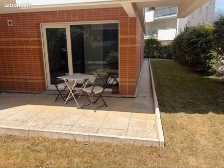 bel appartement 2 chambres  jardin privatif de 135m2