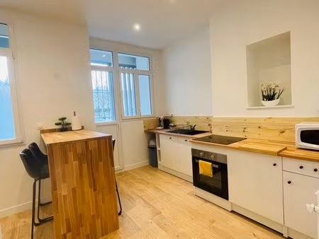 appartement t2 meublé 38 m² – lumineux – balcon  loggia et parking – saint-brieuc