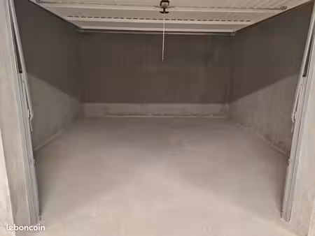 location garage 23 m²