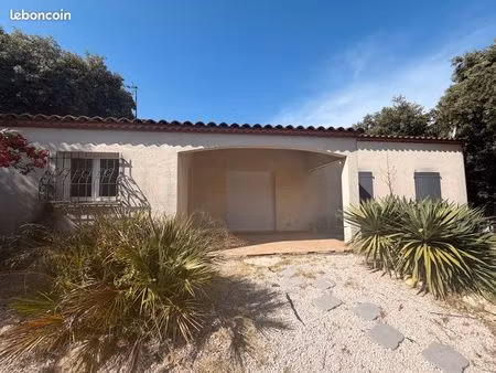 location restinclieres ( proche beaulieu 34160) villa plain-pied 3 ch  garage  jardin