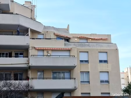 marseille - t2 à louer 32 m2 + terrasse + grand box fermé (2 voitures possibles) au 1er ss