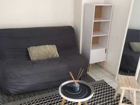 studette 12m2 république