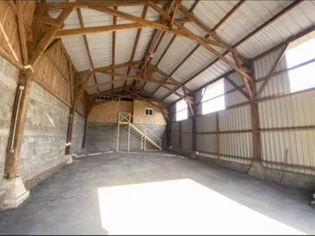 location hangar