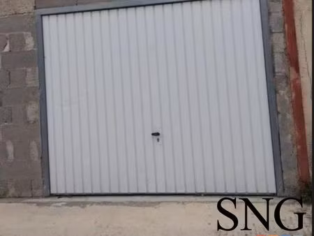 parking/box 12 m² marsillargues