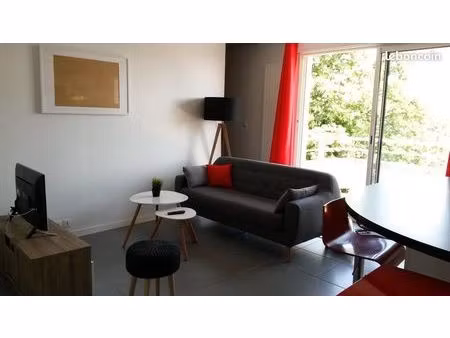 très beau f2 t2 meublé - clermont-ferrand