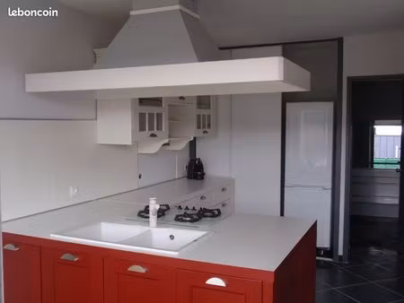 t2 meublé  49m2  refait neuf  prox. fac st jérome