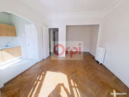 studio 1 pièce 35 m²