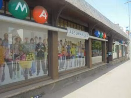 vente bureaux et commerces à châteaubourg (35220) : à vendre / 182m² châteaubourg