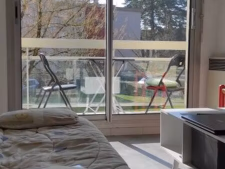 studio meuble 35 m2 + parking à pau