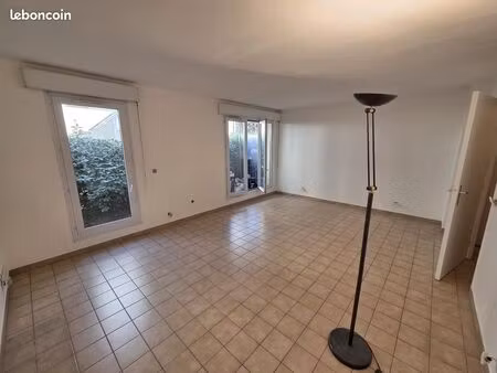 studio 1 pièce 33 m²