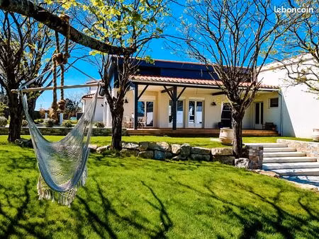 maison familiale rénovée 190 m² avec piscine – aigrefeuille