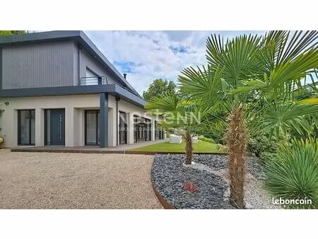 propriété 7 pièces 207 m²