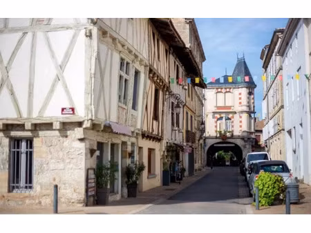 location maison 3 pièces 53 m² à sainte-foy-la-grande (33220)  530 €