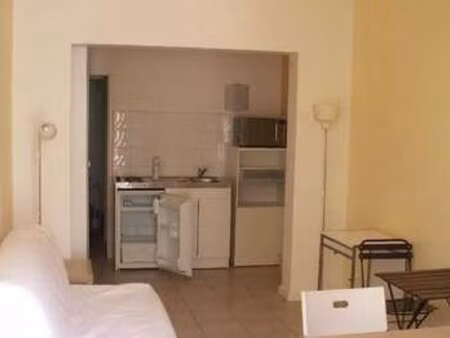 location appartement t1 meublé à nîmes (30000) : à louer t1 meublé / 24m² nîmes