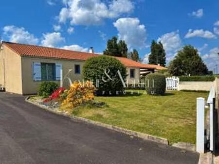vente maison à saint-martin-de-fraigneau (85200) : à vendre / 128m² saint-martin-de-fraign