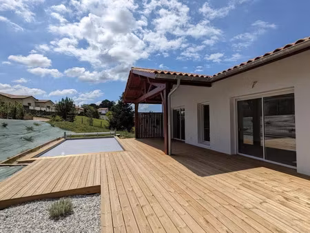 location maison 4 pièces 118 m² à urcuit (64990)  1 950 €