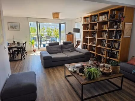 t4 98 m2 · dernier étage · terrasse 42 m2 plein sud · dpe a