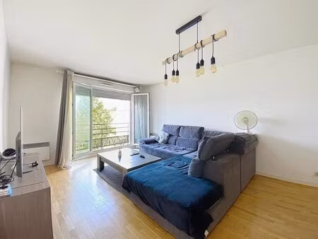 superbe f4 lumineux avec balcon et 2 parkings–résidence sécurisé