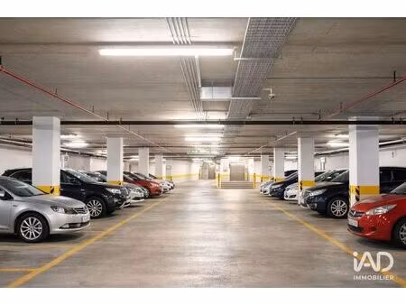 parking à châteauneuf-de-gadagne (84470)