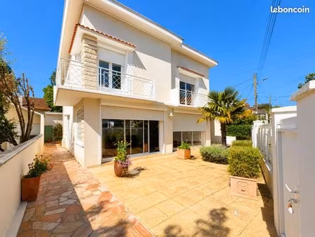villa en viager 7 pièces 180 m²