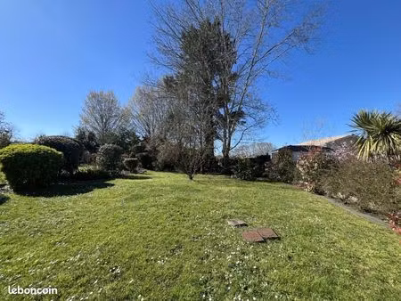 terrain 496 m² leognan