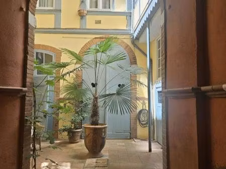 grand appartement bourgeois t4 avec remise et cellier toulouse carmes à rénover