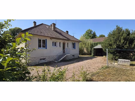 pavillon indépendant sur 1 826 m2 terrain arboré et clos