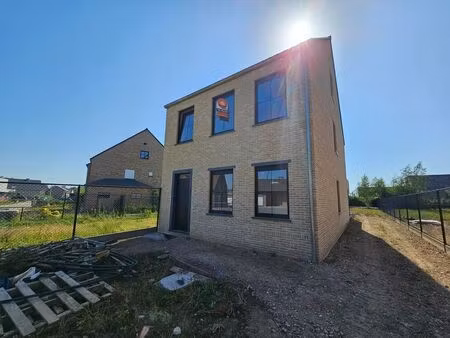 maison à louer à elen € 1.975 (lpor2) - orange immo | zimmo