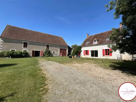 fermette restaurée avec grange et dépendances sur 4 500m² de terrain