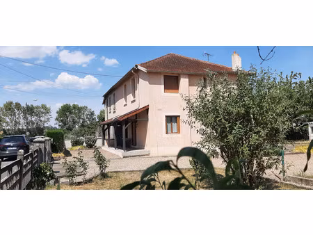 grande maison familiale avec 4 chambres  dependances et terrain