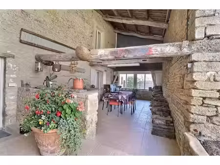 maison 140 m2 + 160 m2 de dépendances terrain 1 500 m2
