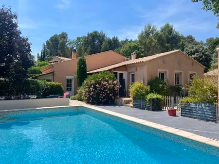 villa 197m2 habitable + dépendances sur 2500m2 de terrain paysagé
