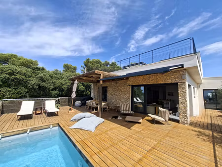 location - villa meublée t6 de 145 m2 avec deux grandes terr