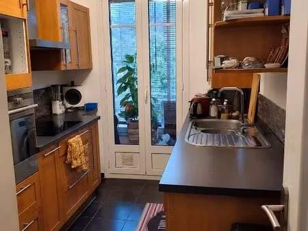 trois pièces avec terrasse et cave