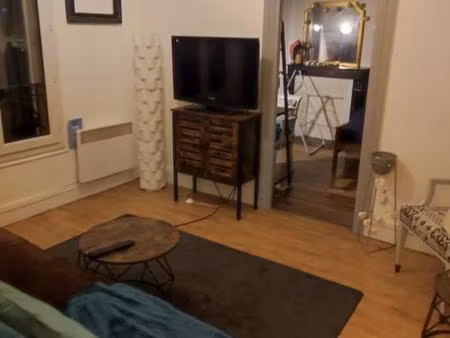 t2 / 26m² / porte de charenton (ligne 8)