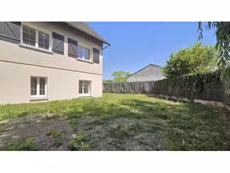 limours : 3 pieces de 56m2 avec jardin privatif de 120m2 + 2
