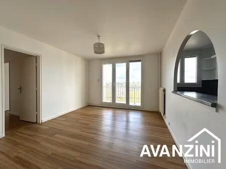 appartement 3 pièces avec balcon  loggia et cave – 8? étag