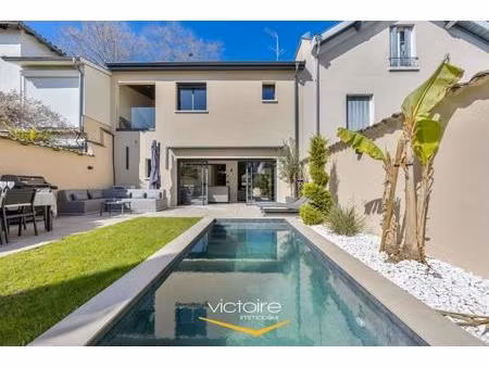maison avec piscine et prestations haut de gamme coeur de montchat